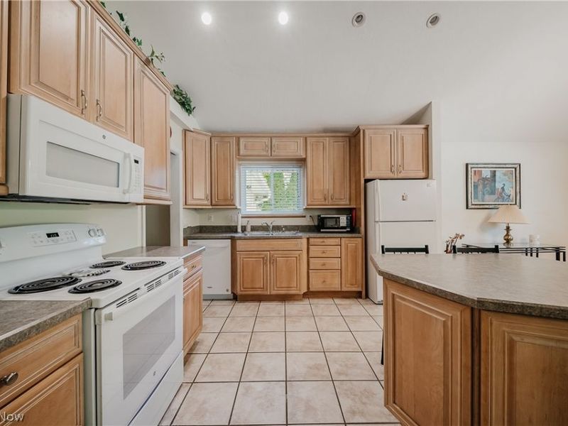 7435 Nethersole Drive, Middleburg Heights, OH 44130 Photo 11