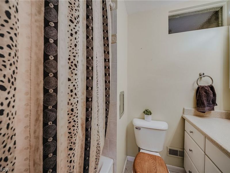 7435 Nethersole Drive, Middleburg Heights, OH 44130 Photo 25