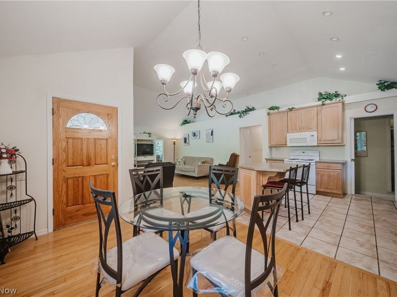 7435 Nethersole Drive, Middleburg Heights, OH 44130 Photo 6