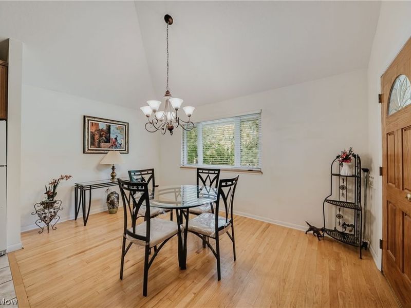 7435 Nethersole Drive, Middleburg Heights, OH 44130 Photo 7