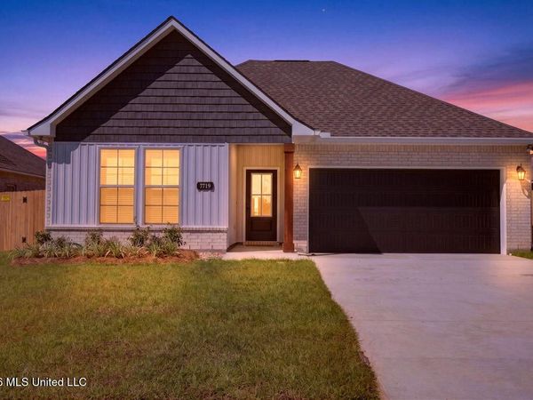 7719 Claymont Circle, Ocean Springs, MS 39564