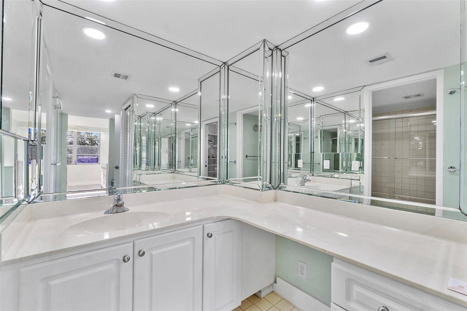 4261 W Palm Aire Drive, Unit 203, Pompano Beach, FL 33069 Photo