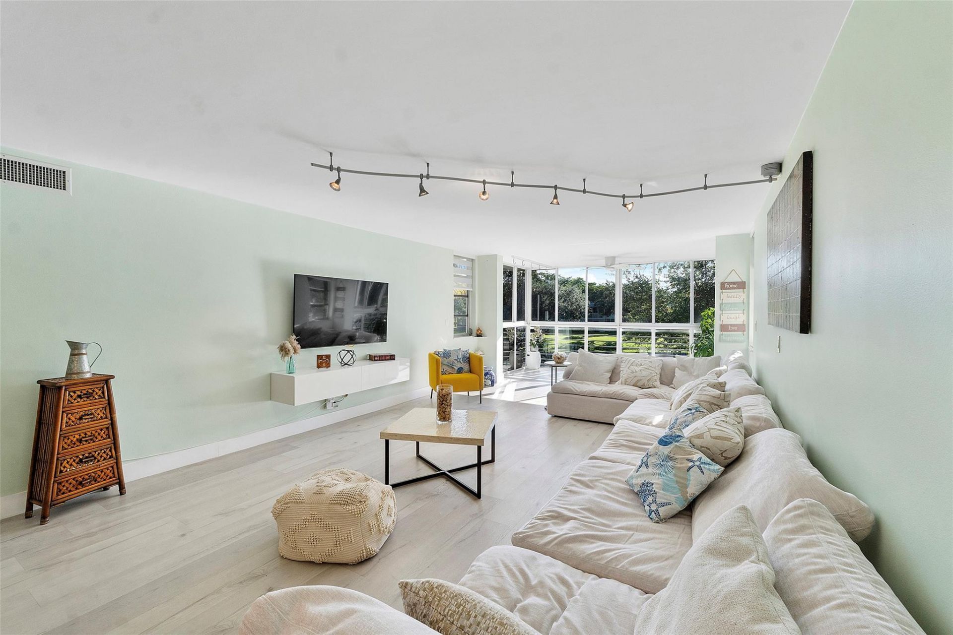 4261 W Palm Aire Drive, Unit 203, Pompano Beach, FL 33069 Photo