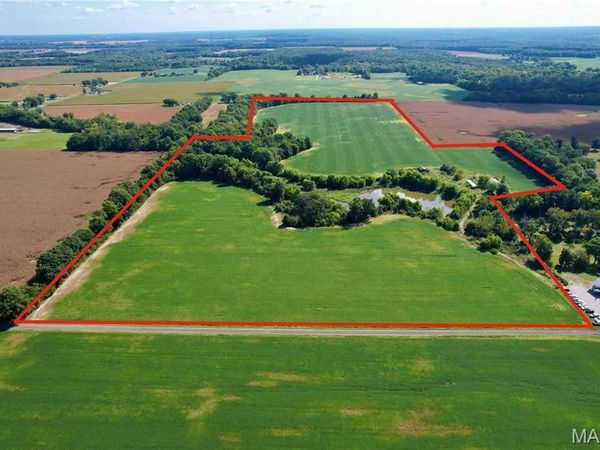 1305 Bethel Road , Odin, IL 62870