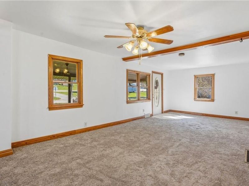 668 Hazelton Street, Masury, OH 44438 Photo 11