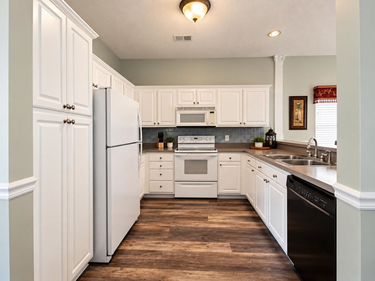2490 Coastline Ct. Photo 5