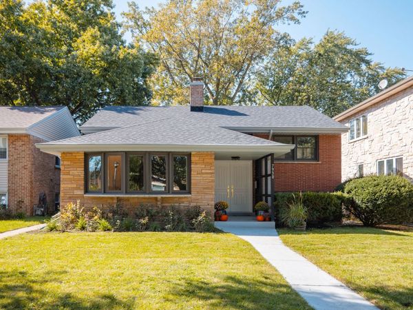7930 N Kenneth Avenue, Skokie, IL 60076