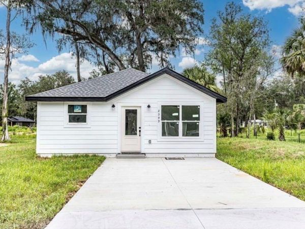 2399 CR 423 , LAKE PANASOFFKEE, FL 33538
