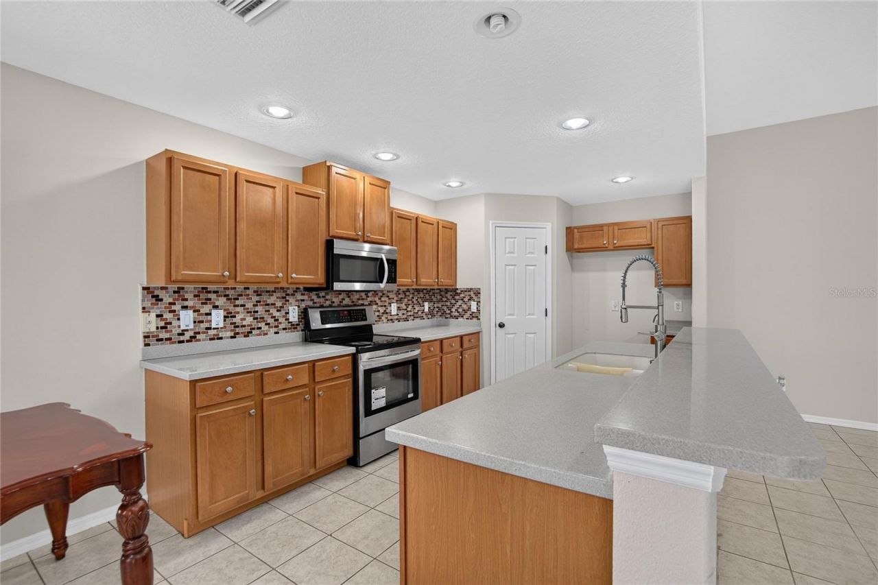6129 41st Street Street E, Bradenton, FL 34203 Photo