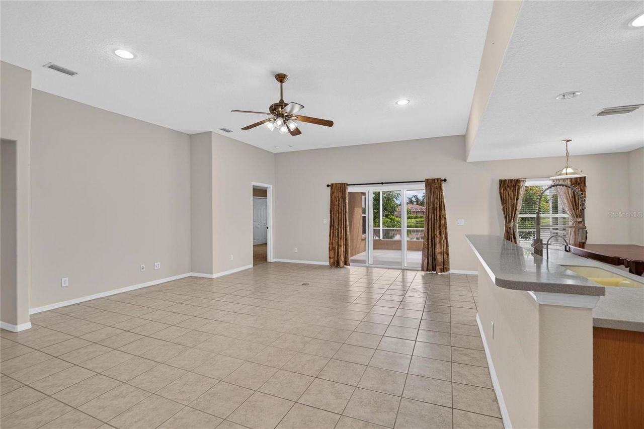 6129 41st Street Street E, Bradenton, FL 34203 Photo