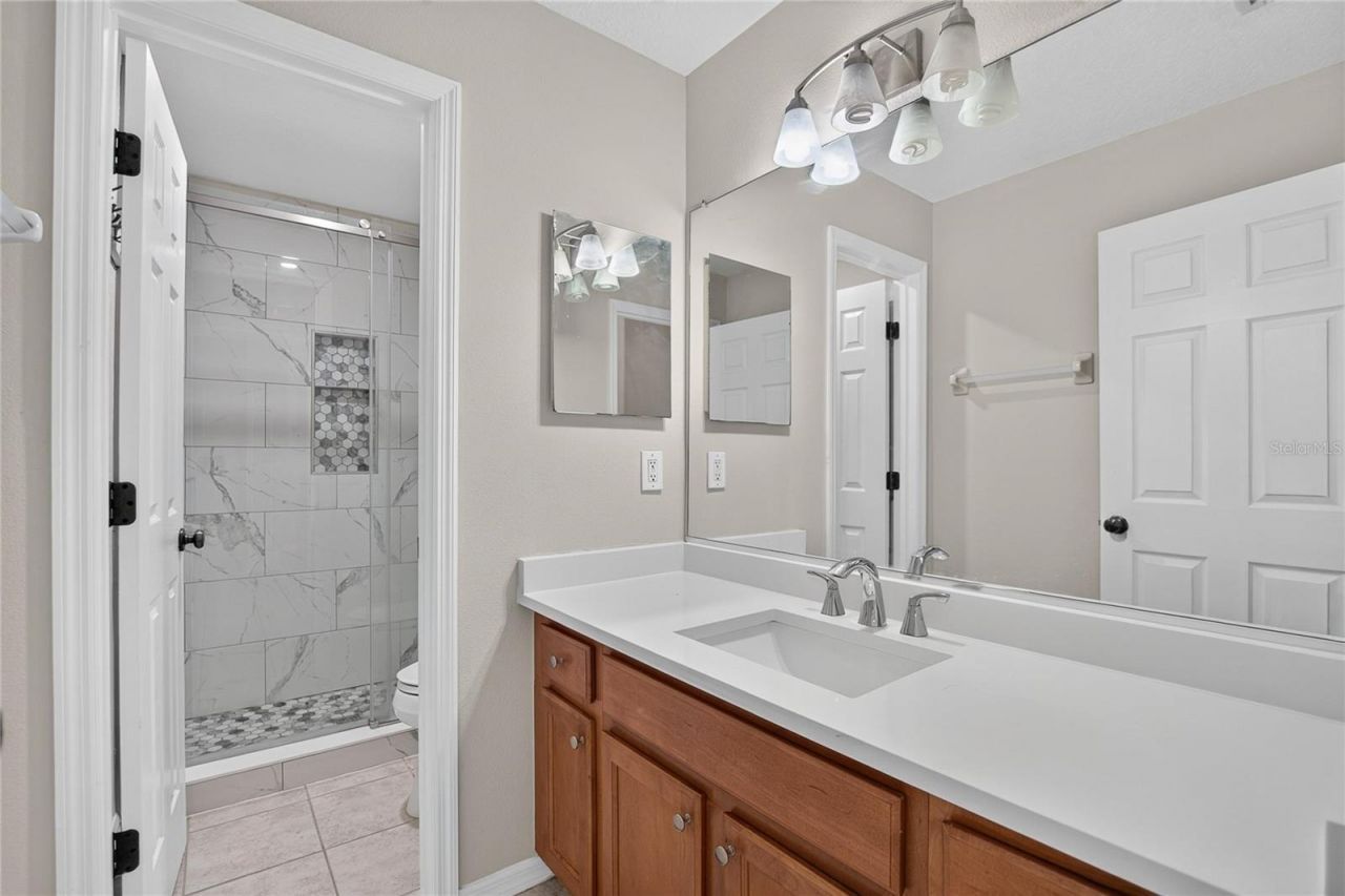 6129 41st Street Street E, Bradenton, FL 34203 Photo