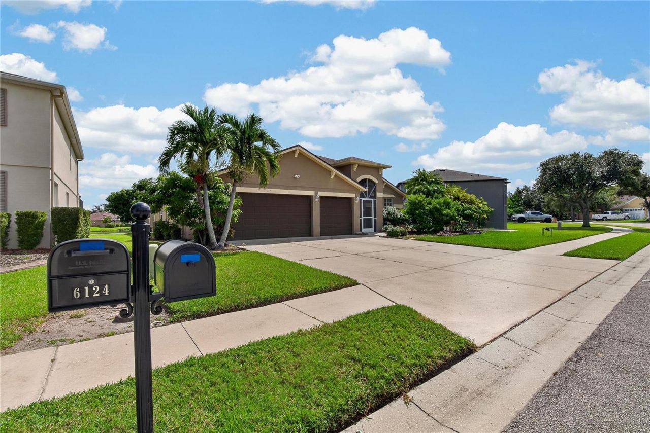6129 41st Street Street E, Bradenton, FL 34203 Photo