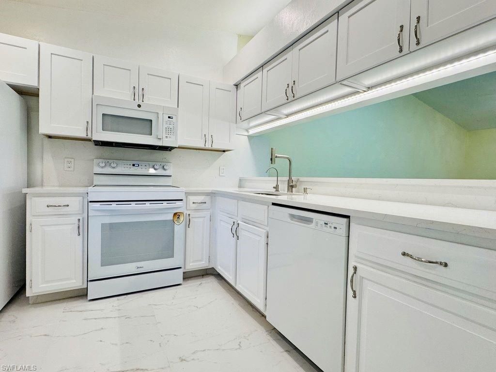 2037 Pine Isle Ln , Unit 2037, Naples, FL 34112 Photo