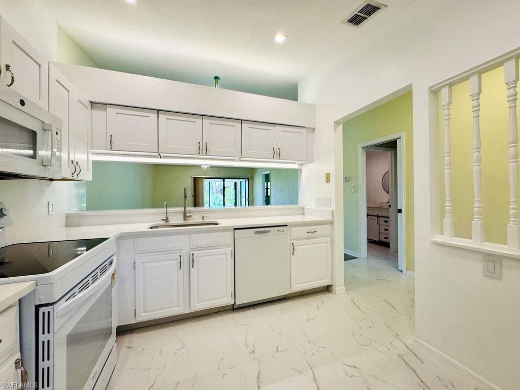 2037 Pine Isle Ln , Unit 2037, Naples, FL 34112 Photo