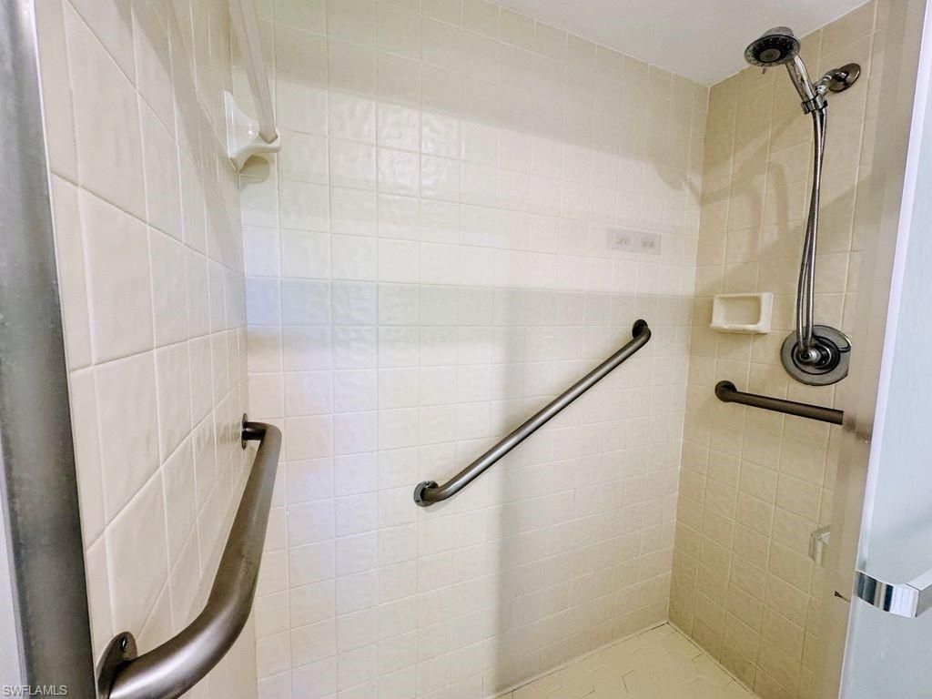 2037 Pine Isle Ln , Unit 2037, Naples, FL 34112 Photo