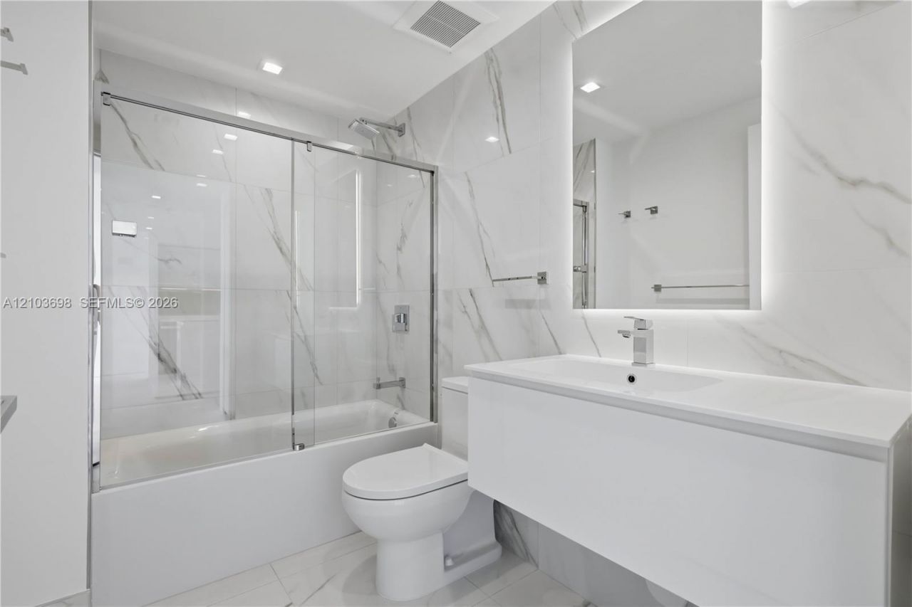 1170 E Hallandale Beach Blvd, Unit 1612, Hallandale Beach, FL 33009 Photo
