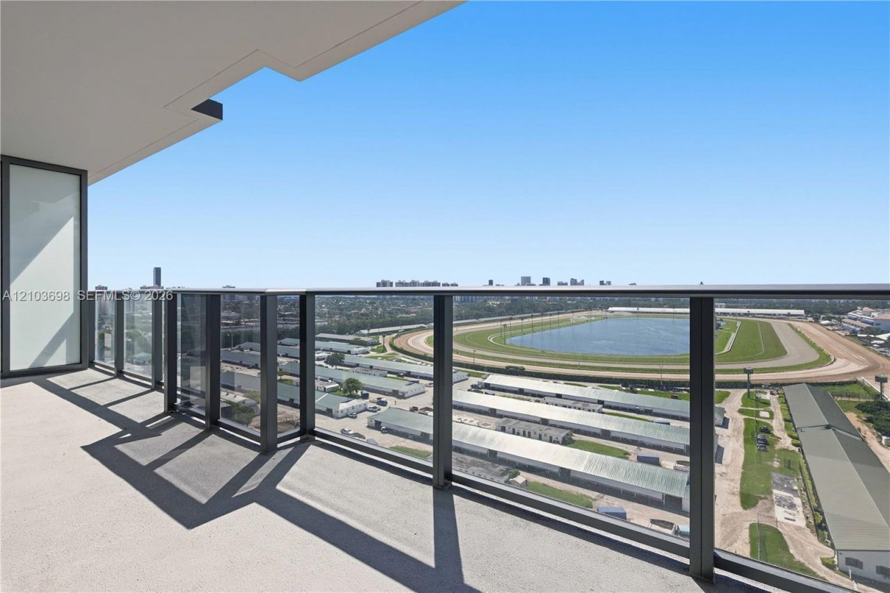 1170 E Hallandale Beach Blvd, Unit 1612, Hallandale Beach, FL 33009 Photo