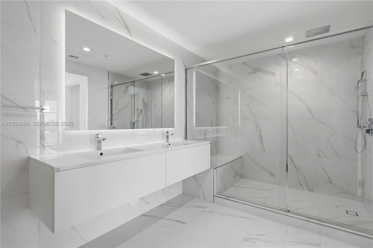 1170 E Hallandale Beach Blvd, Unit 1612, Hallandale Beach, FL 33009 Photo
