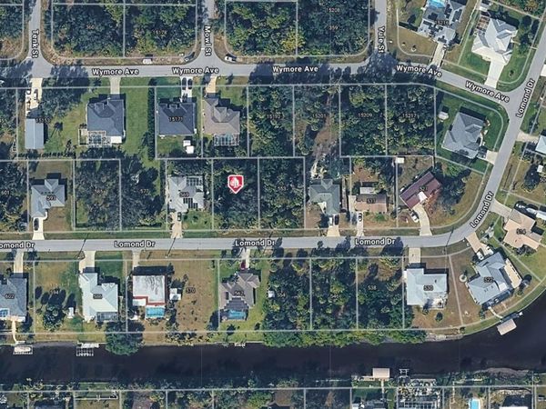 561 LOMOND DRIVE , PORT CHARLOTTE, FL 33953