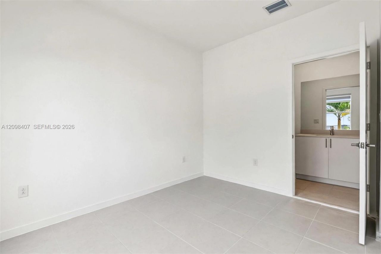 11011 SW 230 Terrace, Miami, FL 33170 Photo