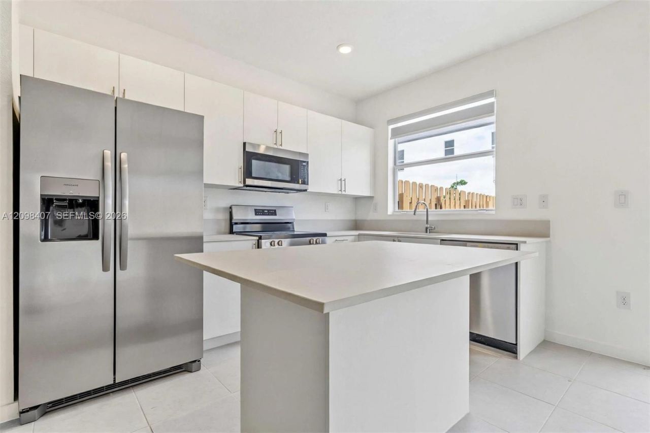11011 SW 230 Terrace, Miami, FL 33170 Photo