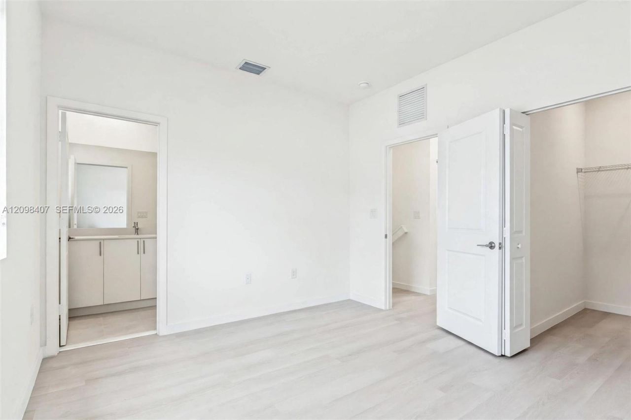 11011 SW 230 Terrace, Miami, FL 33170 Photo