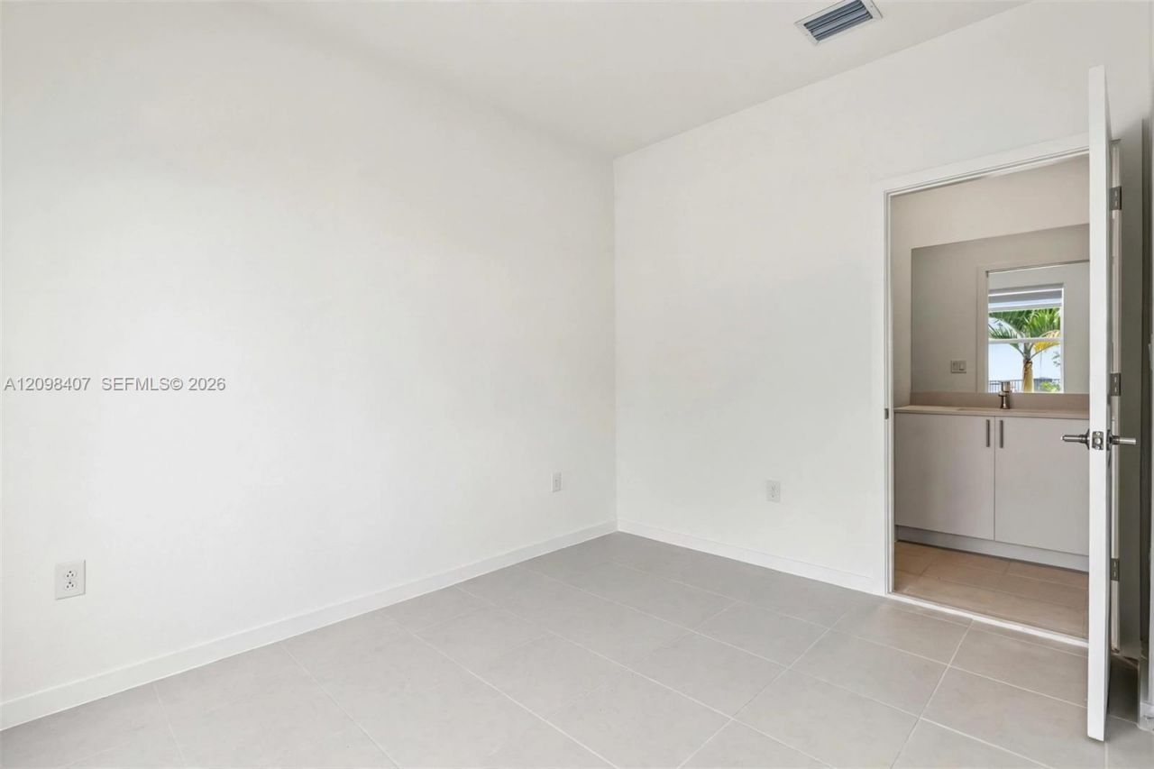 11011 SW 230 Terrace, Miami, FL 33170 Photo