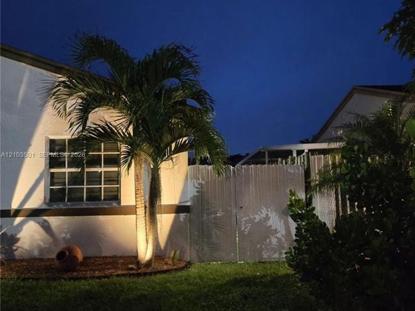 12723 SW 265th St , Unit EFF, Homestead, FL 33032