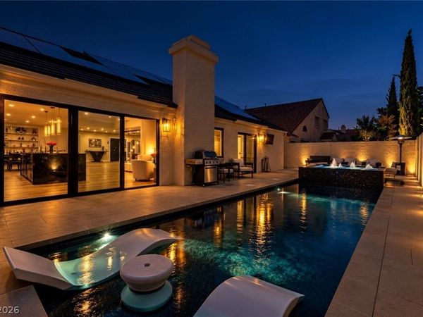 2824 Shannon River Drive , Las Vegas, NV 89117