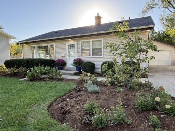1445 N Webster Street , Naperville, IL 60563