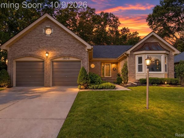 1676 Treeside Drive, Rochester Hills, Mi 48307