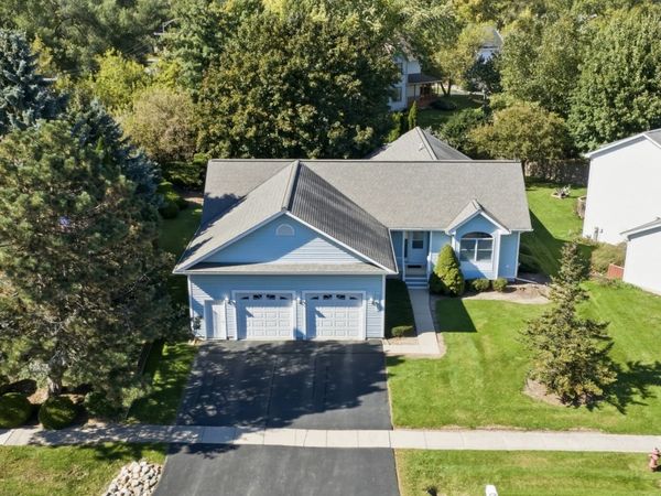 2001 Red Barn Road , Woodstock, IL 60098
