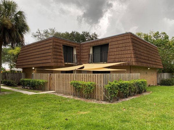 137 HERITAGE Way, Unit 10a, West Palm Beach, FL 33407