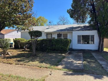 2436 Rattikin Road, Fort Worth, TX 76105