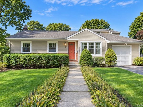 2 Milburn Lane , Huntington, NY 11743