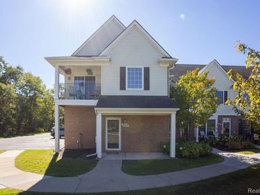 3314 Kneeland Circle, Unit 114, Howell, Mi 48843