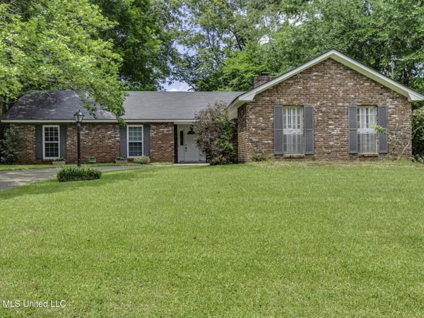 521 Oakwood Drive, Vicksburg, MS 39180