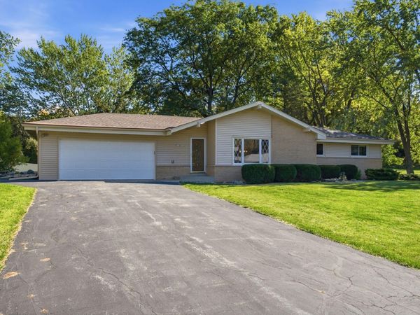 W173N7422 Joanne Dr, Menomonee Falls, WI 53051