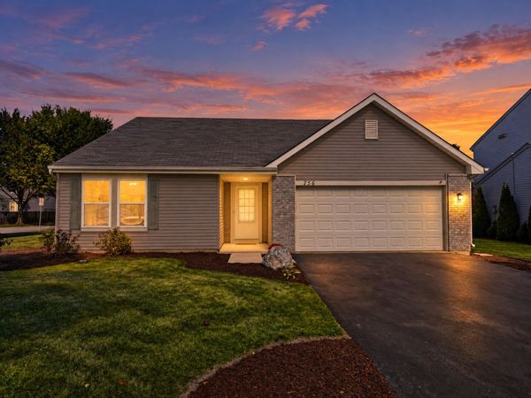 756 Glen Cove Lane , Pingree Grove, IL 60140