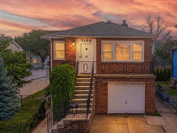 3192 Hatting Place , Bronx, NY 10465