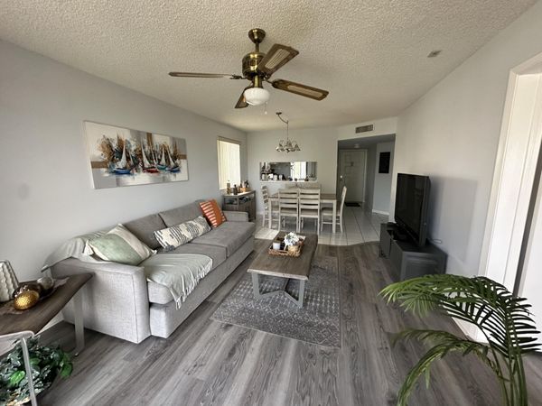 3138 Via Poinciana, Unit 317, Lake Worth, FL 33467
