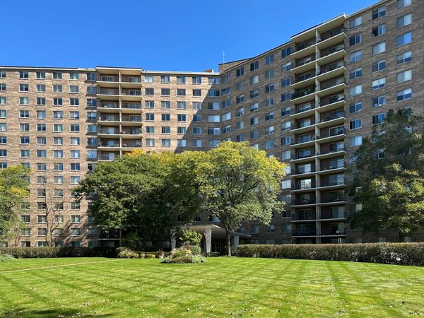 7141 N Kedzie Avenue , Unit 913, Chicago, IL 60645