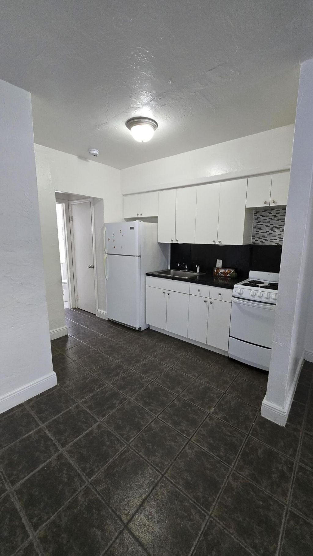 1012 NW 2nd Avenue, Unit 4, Hallandale Beach, FL 33009 Photo