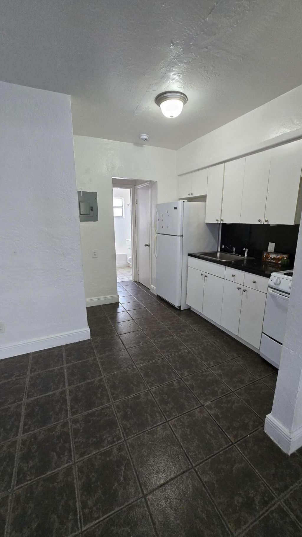 1012 NW 2nd Avenue, Unit 4, Hallandale Beach, FL 33009 Photo