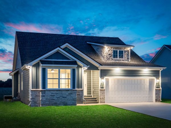 908 Bankside Dr, Clarksville, TN 37043