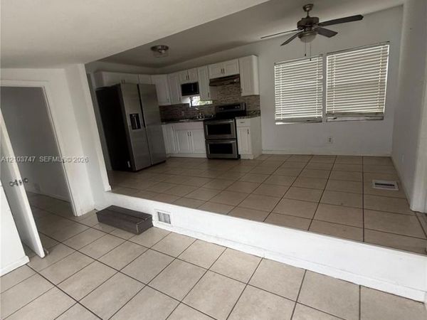 4615 SW 46 Ln , Davie, FL 33314