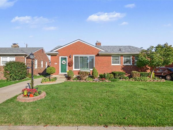 21750 Schroeder Avenue , Eastpointe, Mi 48021