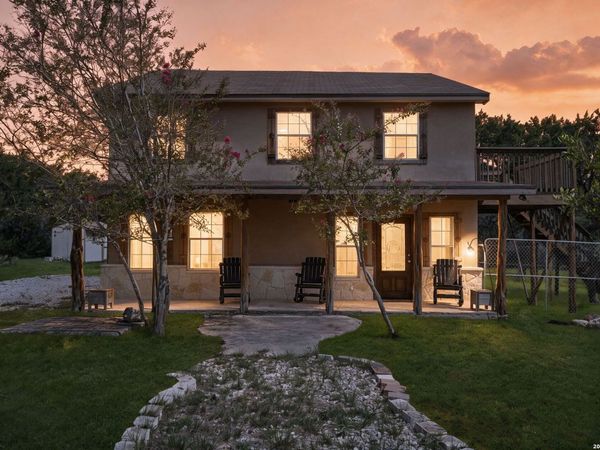138 Comanche Path, Bandera, TX 78003