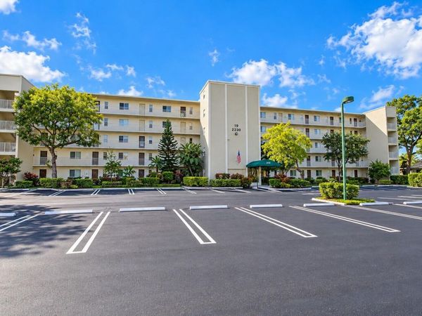 2230 N CYPRESS BEND Drive, Unit 410, Pompano Beach, FL 33069