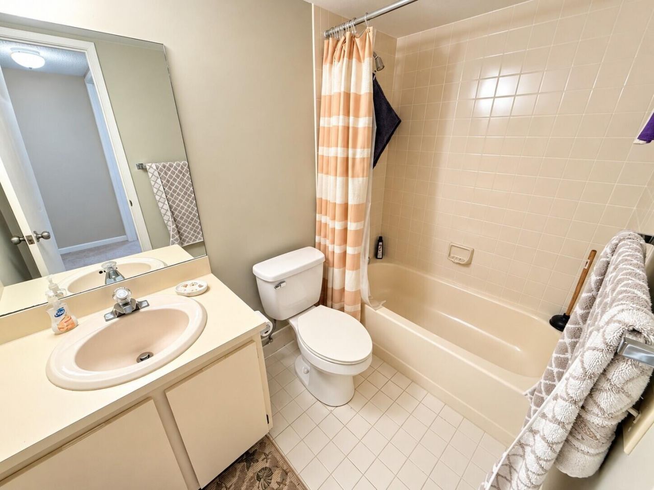2230 N Cypress Bend Drive, Unit 410, Pompano Beach, FL 33069 Photo
